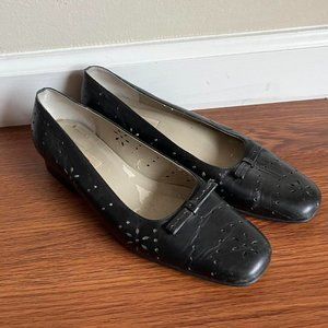 Talbots Black Genuine Leather Kitten Block Heel Flats‎ with Bow Size 6.5